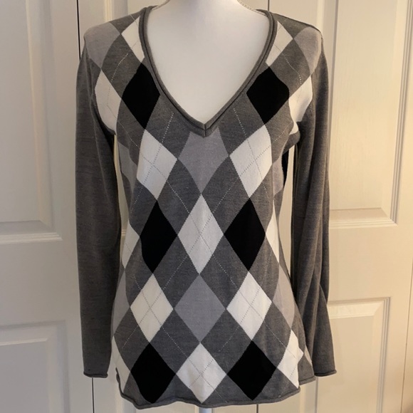 New York & Company Sweaters - New York & Co. Gray/Black/Argyle V-Neck Sweater M